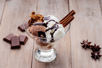 Ice cream sundae and chocolate pieces 