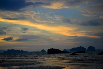 Obraz na płótnie Canvas Sunset at the beach 