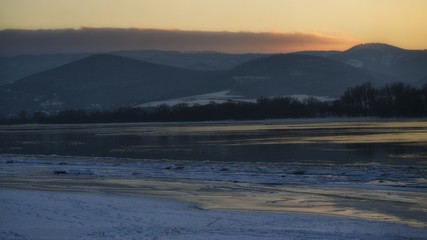 Naklejka premium ice on river