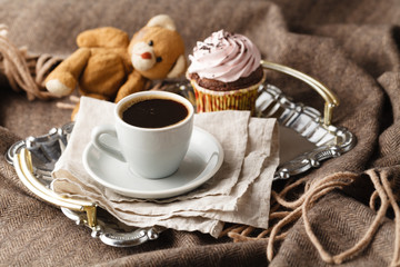 Relaxed education in evening bed