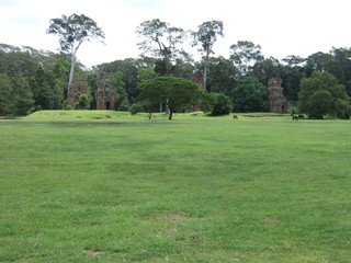 遺跡　カンボジア　仏像