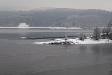 Obraz premium Bigge im Winter