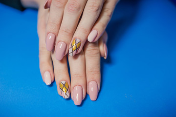 The girl paints nails