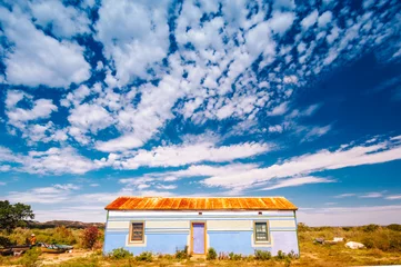 Papier Peint photo Lavable Afrique du Sud Maison rurale colorée dans le vent de Mandela Bay, Mandela Bay