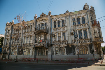 Fototapeta na wymiar Apartment building of contractor Nuychev, College of Haritonova 