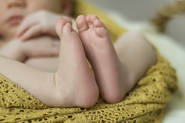 Детские ножки, ножки младенца