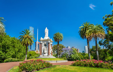 Queen Victoria statue in Melbourne, Australia © Leonid Andronov