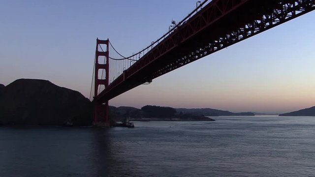 San Francisco Golden Gate Bridge at sunrise
