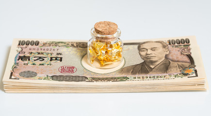 金箔と一万円札