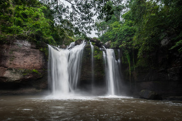 Obraz premium Haewsuwat waterfall at Khao Yai National Park, Thailand.(The Wor