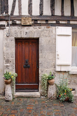 Fototapeta na wymiar quaint entrance in medieval french village