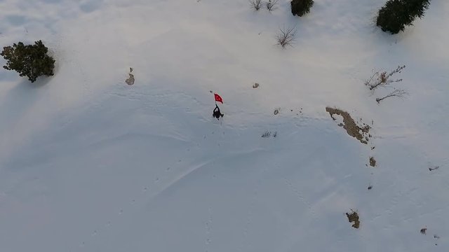 Zirve Mutluluğu Yaşayan &Ccedil;ılgın Dağcı