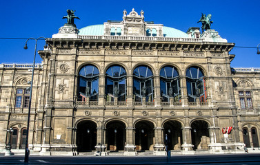 Fototapeta na wymiar National opera of Vienna, Austria, Vienna, 1. district, opera