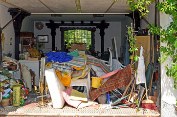 volle Garage, Gerümpel
