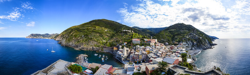 Fototapeta na wymiar Vernazza in Cinque Terre National Park on Italian Riviera