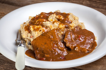 Braised beef with cabbage.