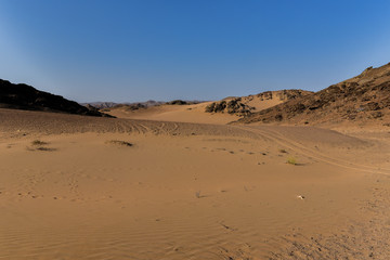 Fototapeta na wymiar Etosha-Nationalpark Berg Landschaft in Namibia