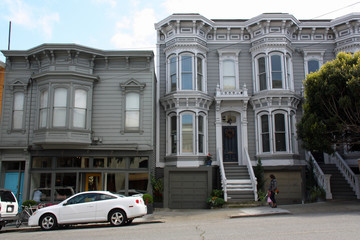 Fototapeta na wymiar Rue en pente de San Francisco en Californie, USA