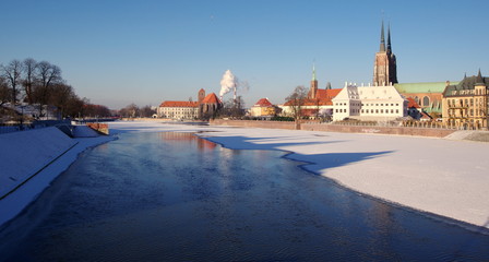 Odra zimą we Wrocławiu