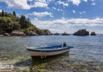 Fototapeta na wymiar Isola Bella boat