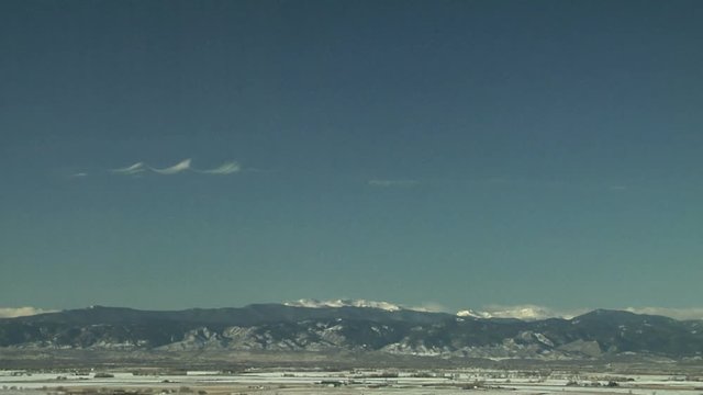 Kelvin-Helmholtz Waves Break Above Rocky Mountains