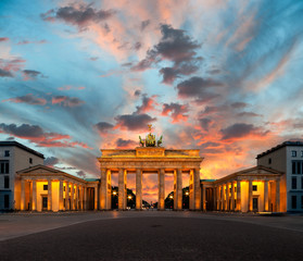 Obraz premium Brandenburg Gate at sunset