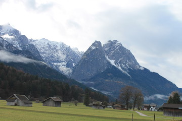 Hochebene vor der Zugspitzarena