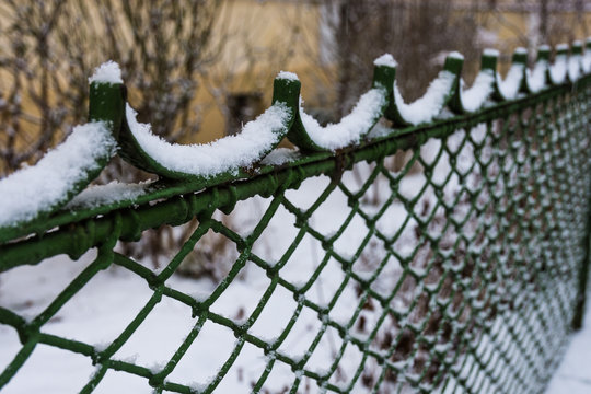 Winter snow fencing