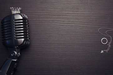Fototapeta premium Retro microphone in crown for best singers