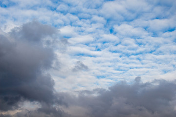 Fototapeta na wymiar Sky with white and blue clouds