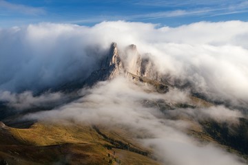 Obraz premium Morning view from Col di Lana to Pico Setsas