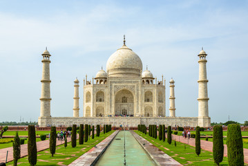 Fototapeta na wymiar Taj Mahal in Agra, India - one of the UNESCO world heritage sites