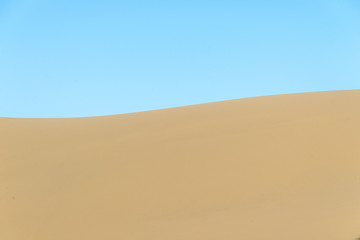 Fototapeta na wymiar Sand dunes in Dasht-e Kavir