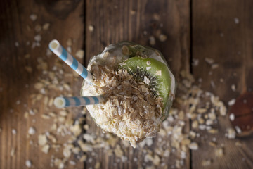 banana kiwi smoothie