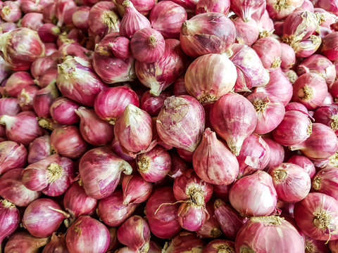 Close up shallots, Ingredients of Thai foods (selective focus).