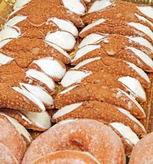 pastry with many cannoli cream made with the typical curd cheese