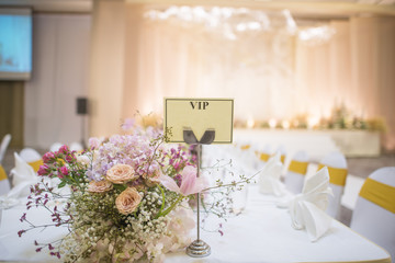 The elegant dinner table.