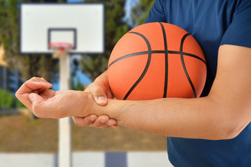 injured basketball player