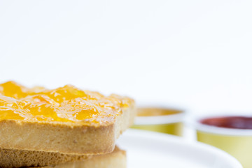 tostada con mermelada
