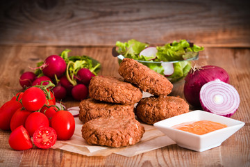 Meatballs with salad. 