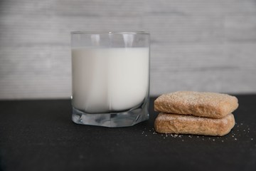 milk with cookies