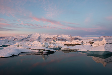 Fototapeta na wymiar Dawn at Jökulsárlón Glacier Lagoon, Iceland
