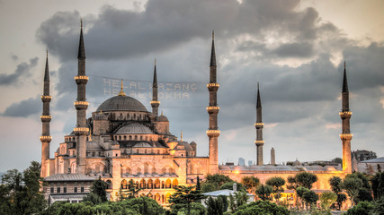 Naklejka na ściany i meble Istanbul, Turkey - February 9, 2013: Blue Mosque (Sultanahmet Cami) in Sultanahmet, Istanbul, Turkey