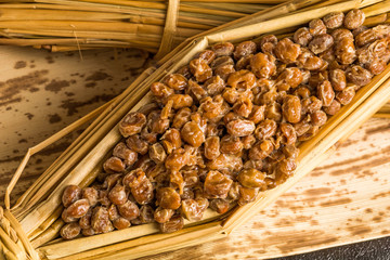 わら入り有機栽培大豆の納豆　(natto)