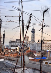 Antennendschungel auf den Dächern von Barcelona