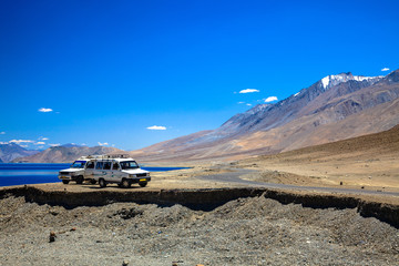 a beautiful mountain range naer pangong lake and a clearly sky