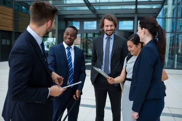 Fototapeta premium Group of businesspeople having a conversation