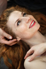 Naklejka premium lovely red-haired girl in love