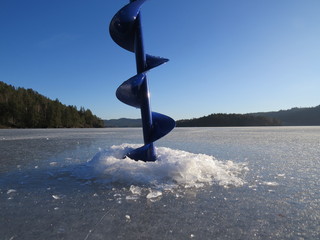Ice auger