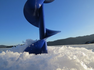 Ice auger